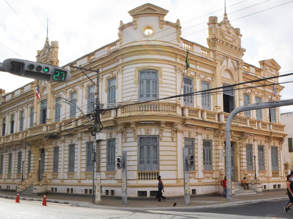 Prefeitura altera expediente na Quinta-feira da Semana Santa