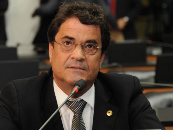 Angelo Almeida deve deixar secretaria do Estado em janeiro