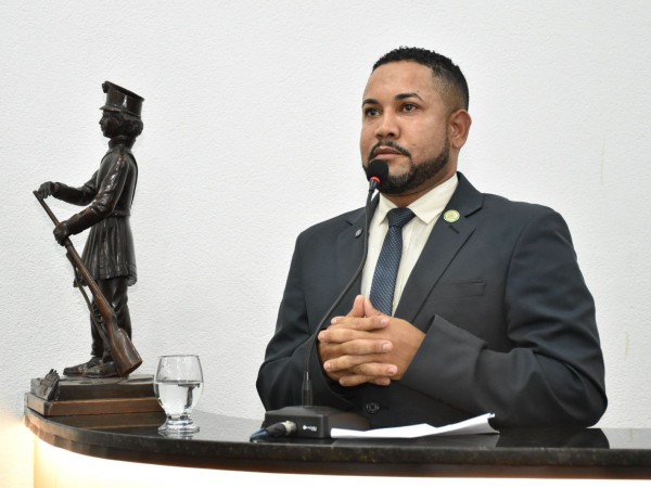 Ron do Povo defende instalação de grades de proteção em viadutos para preservar vidas em Feira de Santana